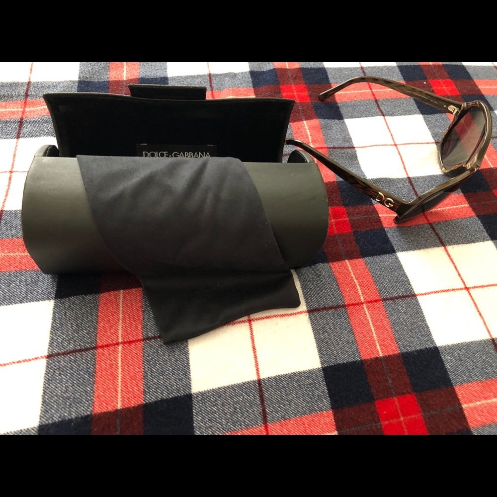 Dg Sunglasses View 2